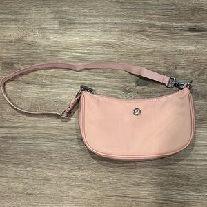 Lululemon City Essentials Mini Shoulder Bag 1L
